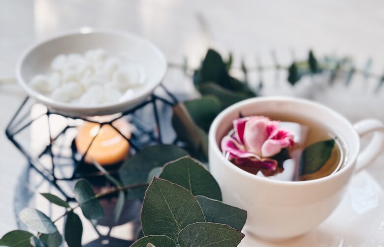 PAVASARA NOSKAŅU CEĻVEDIS - aromātiskie vaski, sveces un mājas aromāti | SenseBlend