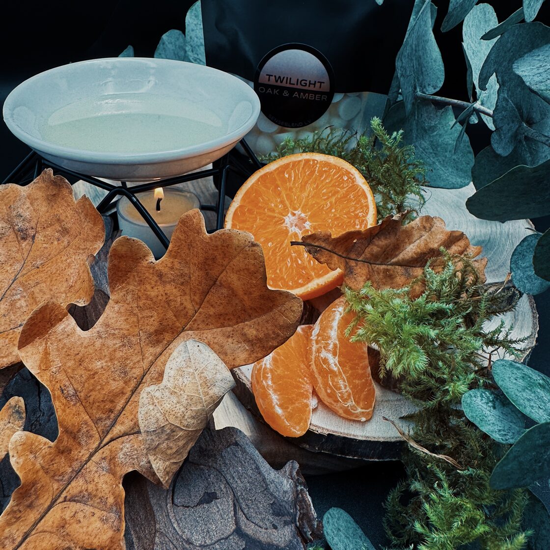 TWILIGHT OAK&AMBER kausējamais vasks | Aromāts, kas ietin jūs mistiskā krēslas dūmakā, radot mierpilnu atmosfēru, kur skaņas pieklust un laiks palēninās | SenseBlend