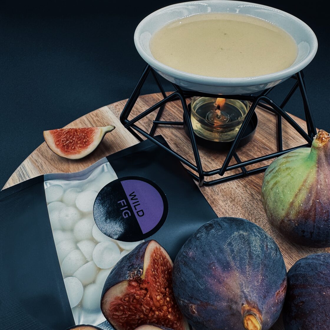 WILD FIG aromātisks vasks piepildīs māju ar bagātīgu saldumu un bezrūpīgu mājīgumu, radot pacilājošu noskaņu | SenseBlend