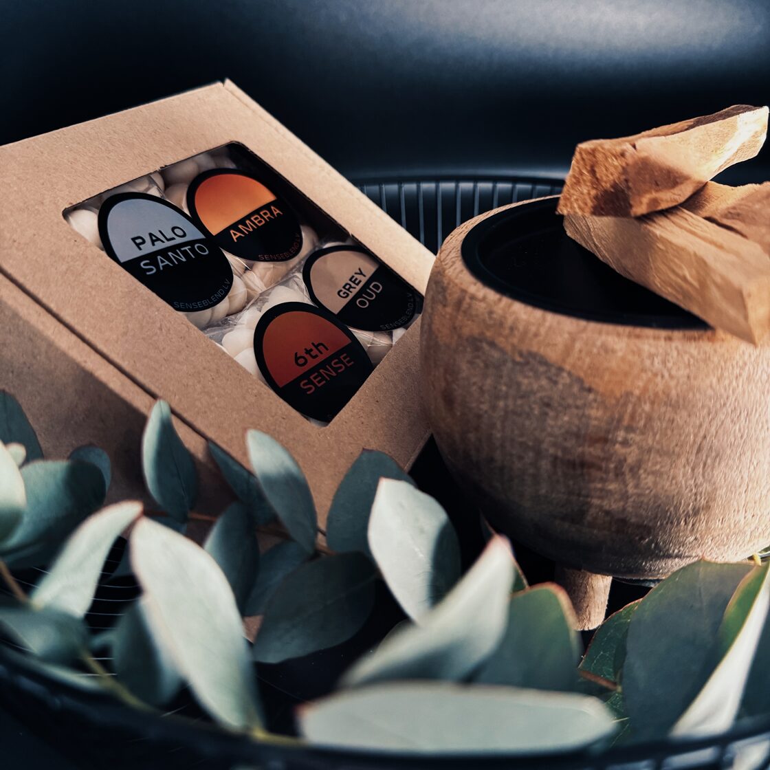 Timeless Set ir aromātisko vasku komplekts, kas iemieso klasisku eleganci un dziļumu, ļaujot jums pazaudēt laika sajūtu un baudīt mirkļa burvību | SenseBlend